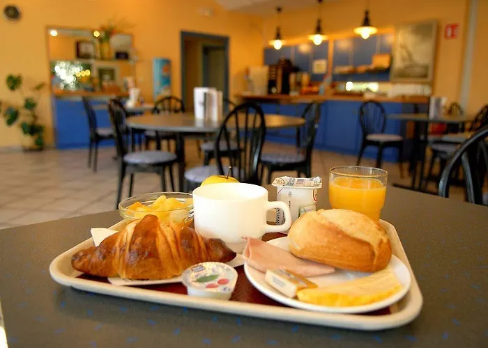 فندق Kyriad Direct Agen كاستيلكولييه