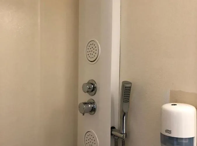 Kyriad Direct Agen 2* كاستيلكولييه